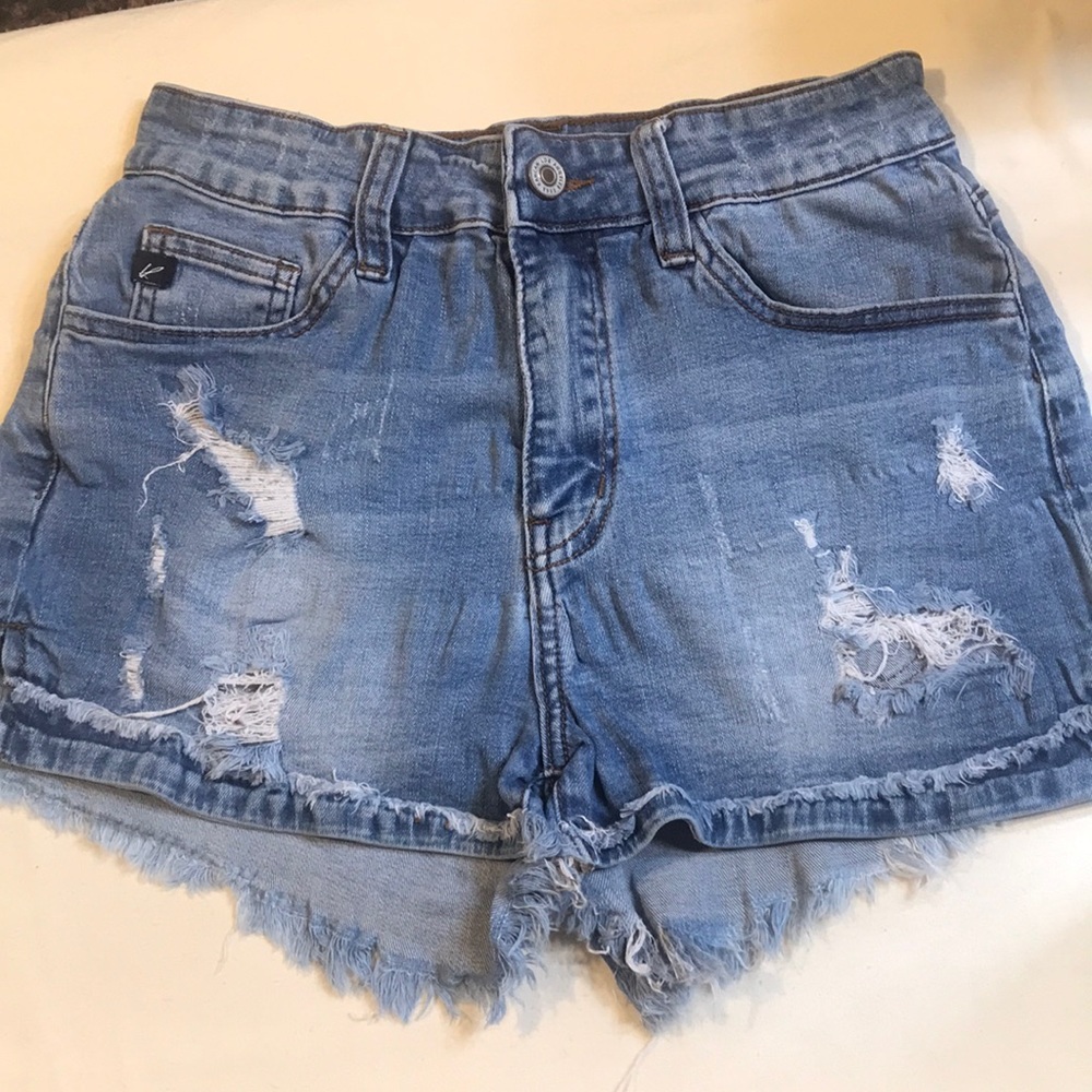 Kan Can Distressed Women’s Denim Shorts. Size 5.